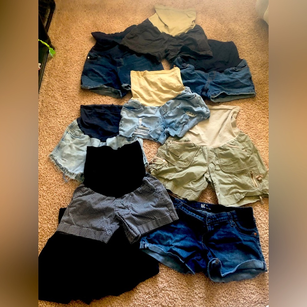 9 pairs of Maternity shorts